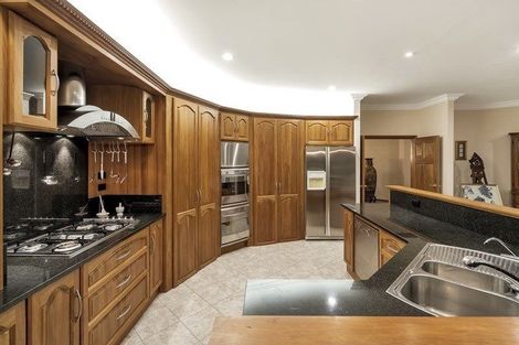 Photo of property in 18 Stevenson Way, Cockle Bay, Auckland, 2014