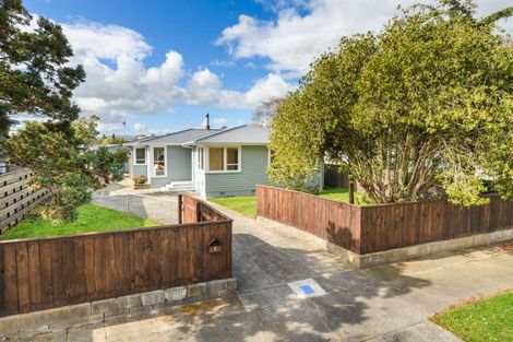 Photo of property in 5 Acacia Street, Kelvin Grove, Palmerston North, 4414