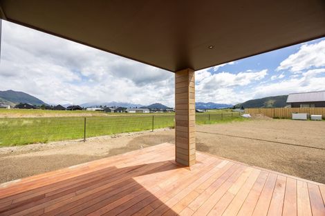 Photo of property in 17 Packer Road, Wanaka, 9382