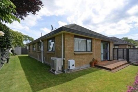 Photo of property in 2 Bathurst Street, Heretaunga, Upper Hutt, 5018