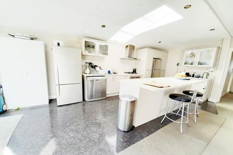 Photo of property in 4 Woodglen Road, Glen Eden, Auckland, 0602