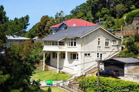Photo of property in 120 Sutherland Road, Melrose, Wellington, 6023