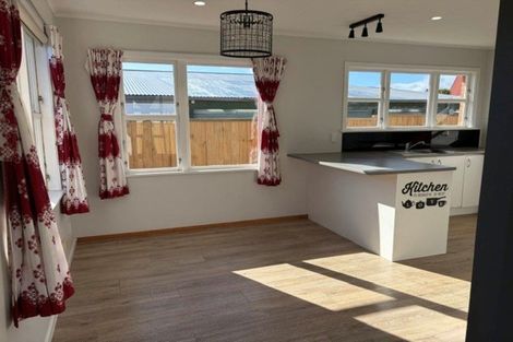 Photo of property in 44 Michael Road, Paraparaumu Beach, Paraparaumu, 5032