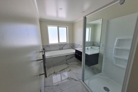 Photo of property in 15 Ocean View Rise, Ruakaka, 0116