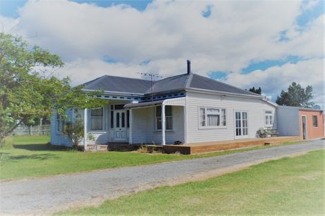 Photo of property in 27 High Street, Hawarden, 7385