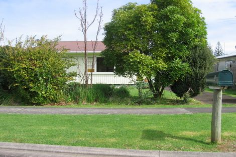 Photo of property in 31 West Crescent, Te Puru, Thames, 3575