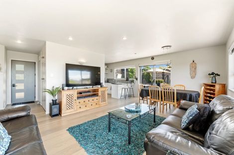 Photo of property in 300 Whangaparaoa Road, Stanmore Bay, Whangaparaoa, 0932