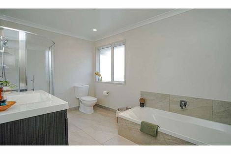 Photo of property in 6 Halyard Loop, Haruru, 0204