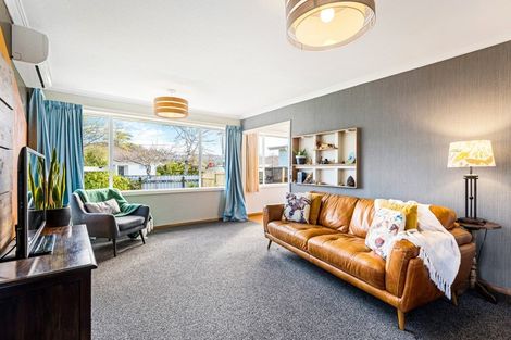 Photo of property in 3 Hikurangi Street, Te Atatu Peninsula, Auckland, 0610