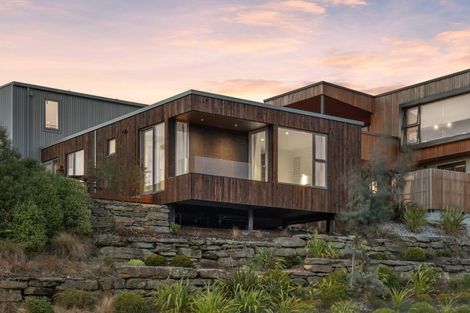 Photo of property in 7 Tuke Lane, Wanaka, 9305