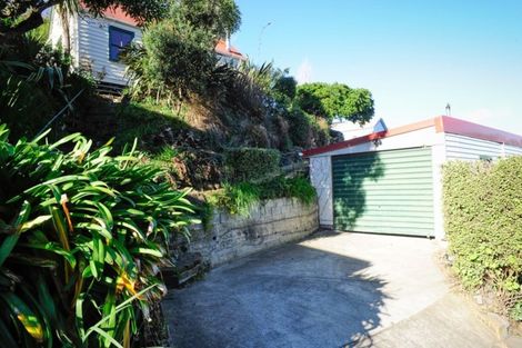 Photo of property in 20 Hawkhurst Road, Lyttelton, 8082