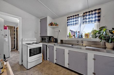 Photo of property in 5 Julian Street, Eltham, 4322