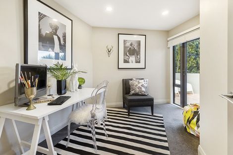 Photo of property in 5 Bunker Way, Strathmore Park, Wellington, 6022