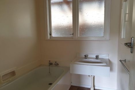 Photo of property in 32 Mimihau Grove, Wainuiomata, Lower Hutt, 5014