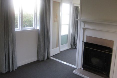 Photo of property in 12 Korotaha Terrace, Rothesay Bay, Auckland, 0630