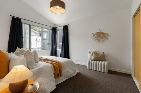 Photo of property in 12/3 Severn Street, Island Bay, Wellington, 6023