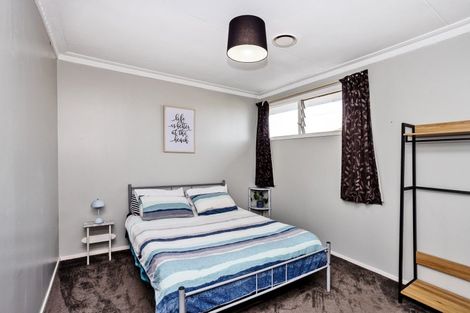 Photo of property in 1 Manapouri Street, Strathern, Invercargill, 9812
