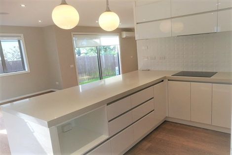 Photo of property in 27 Momona Road, Greenlane, Auckland, 1051