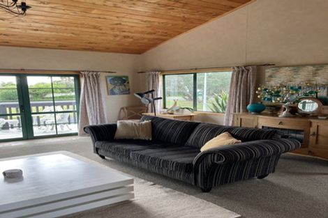 Photo of property in 166 Torkar Road, Clarks Beach, 2122