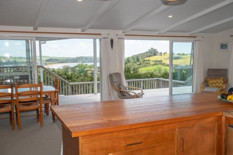 Photo of property in 95 Stratford Drive, Cable Bay, 0420