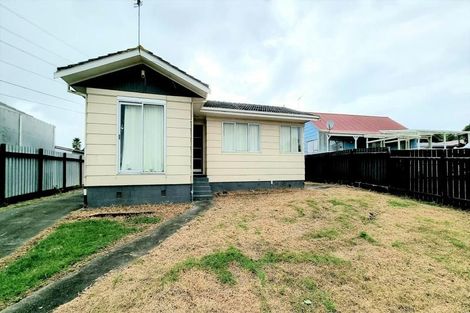 Photo of property in 64 Zelda Avenue, Clover Park, Auckland, 2023