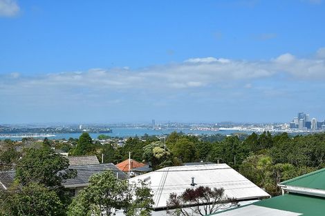 Photo of property in 7/219 Onewa Road, Birkenhead, Auckland, 0626