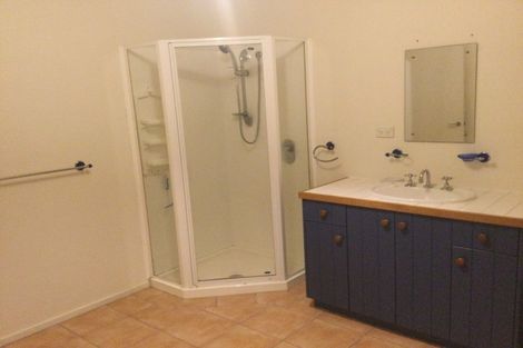 Photo of property in 2 Southleigh, Raumati South, Paraparaumu, 5032