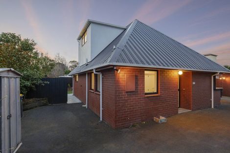 Photo of property in 2/49 Searells Road, Strowan, Christchurch, 8052