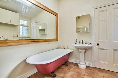 Photo of property in 30 Whites Line West, Woburn, Lower Hutt, 5010