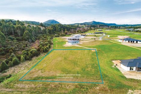 Photo of property in 12 Kahikatea Drive, Kinloch, Taupo, 3377