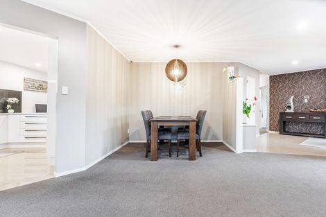 Photo of property in 6 Hanly Close, West Harbour, Auckland, 0618