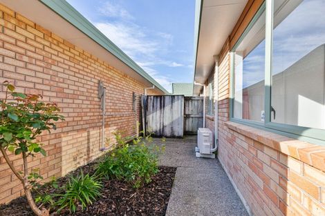 Photo of property in Redwood Village, 6/42 Main Road, Tawa, Wellington, 5028