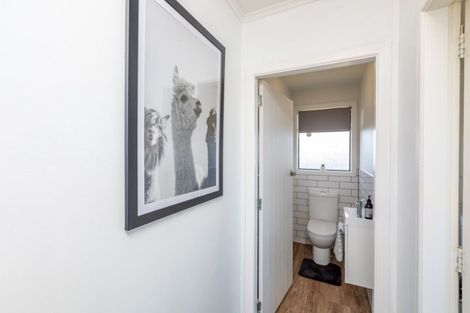 Photo of property in 2 Kapiti Crescent, Titahi Bay, Porirua, 5022