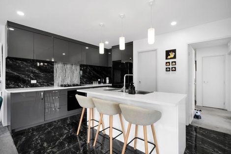 Photo of property in 3 Frederick Place, Whalers Gate, New Plymouth, 4310