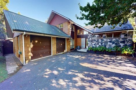 Photo of property in 2 Vista Place, Kawaha Point, Rotorua, 3010