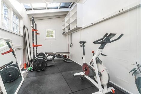 Photo of property in 77 Hinemoa Street, Birkenhead, Auckland, 0626