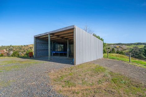 Photo of property in 499 Shelly Beach Road, South Head, Helensville, 0874