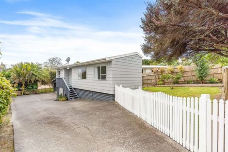 Photo of property in 2/23 Tawa Road, Te Atatu Peninsula, Auckland, 0610
