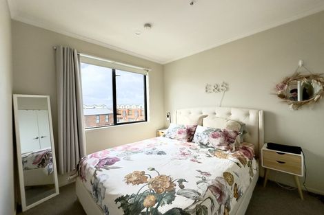 Photo of property in 3/20 Kerewhenua Crescent, Hobsonville, 0616