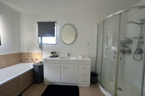 Photo of property in 1/41 Radiata Lane, Chatswood, Auckland, 0626