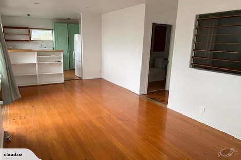 Photo of property in 15a Joan Street, Point Chevalier, Auckland, 1022