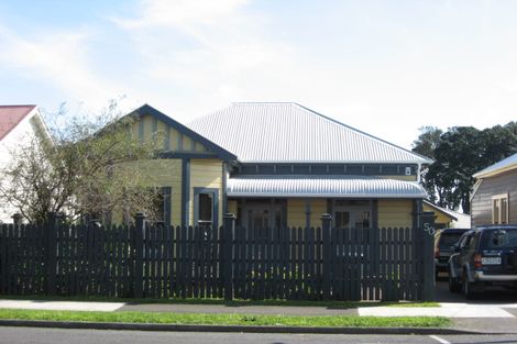 Photo of property in 50 Hine Street, New Plymouth, 4310