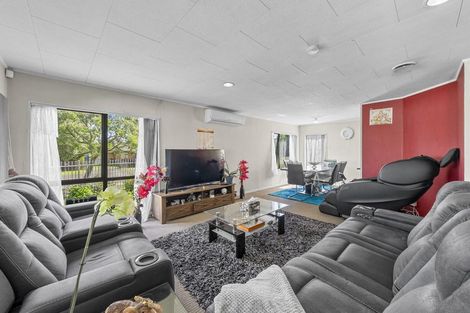 Photo of property in 1/34 Rosemead Place, Randwick Park, Auckland, 2105