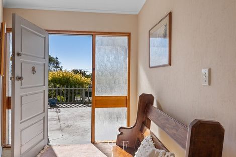 Photo of property in 53 Seddon Street, Waikanae, 5036