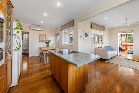 Photo of property in 10 Weona Place, Westmere, Auckland, 1022