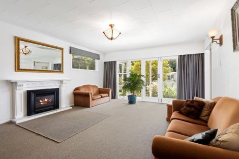 Photo of property in 15 Whirinaki Crescent, Heretaunga, Upper Hutt, 5018