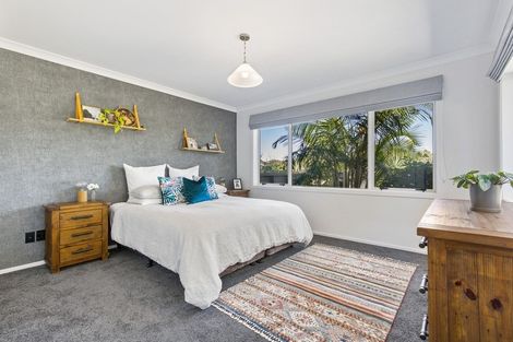 Photo of property in 18 Meadway, Sunnyhills, Auckland, 2010