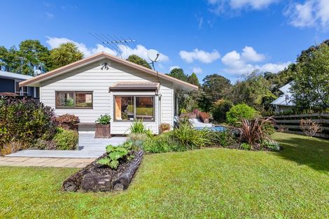 Photo of property in 143 Woodlands Park Road, Titirangi, Auckland, 0604