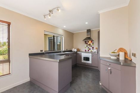 Photo of property in 88 Summerhill Drive, Fitzherbert, Palmerston North, 4410