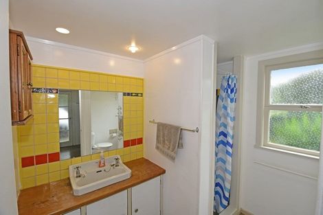 Photo of property in 37 Totara Road, Leigh, 0985